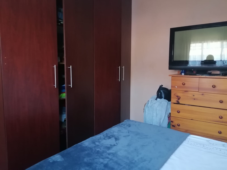 2 Bedroom Property for Sale in Tlhabane West North West